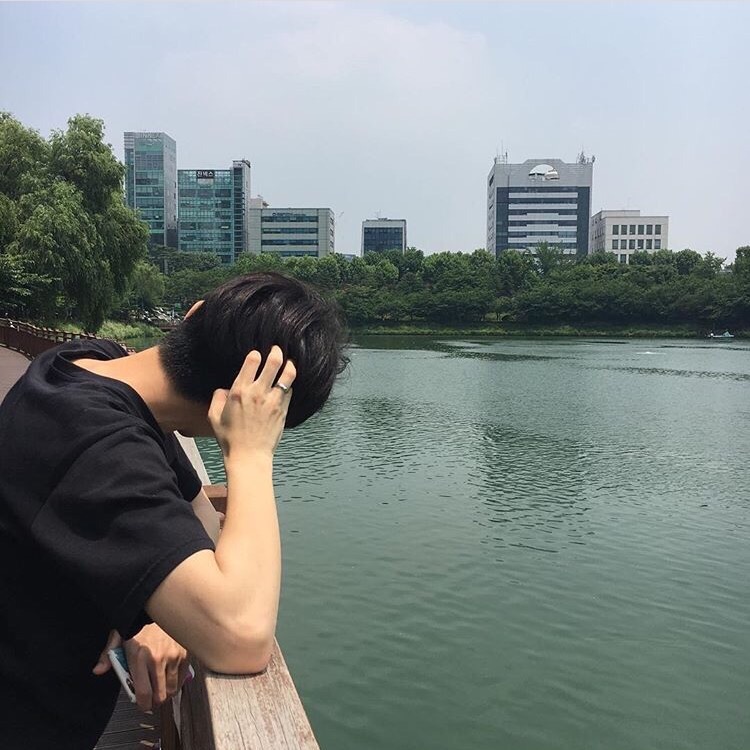 应爱育贵