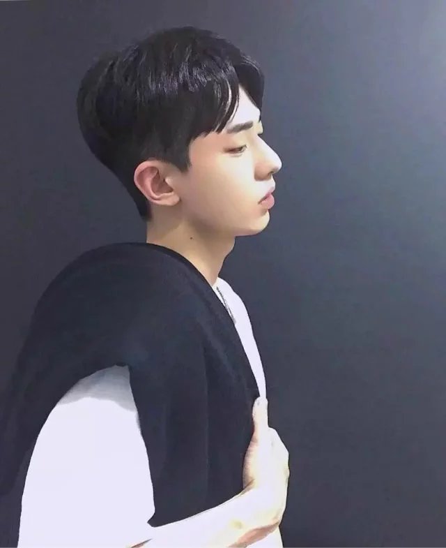 纪月蓓英